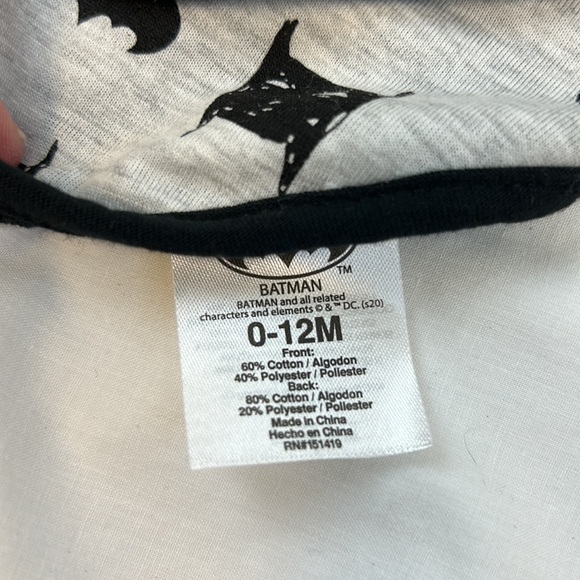 Batman 3 Onesie & 2 Bandana Bib Bundle Size 3-6 Months - Picture 9 of 9